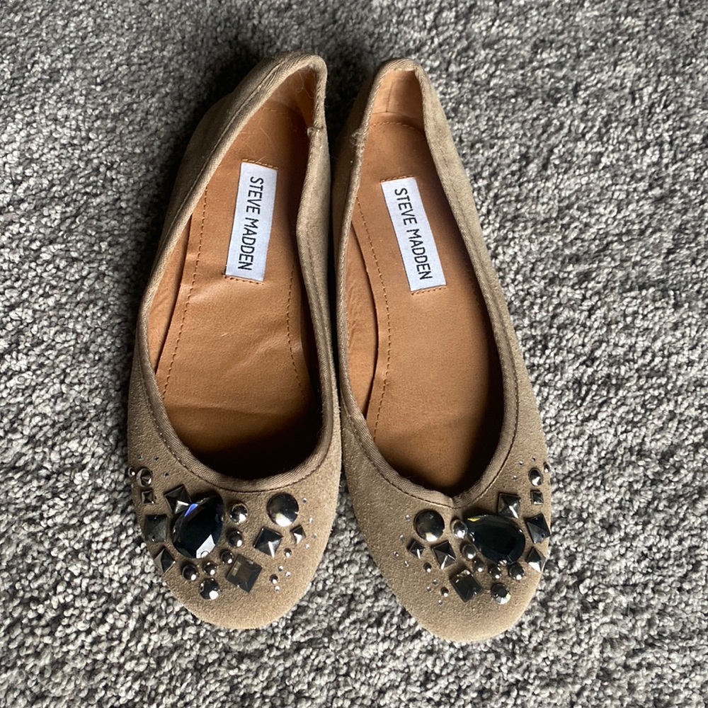 Women’s flats